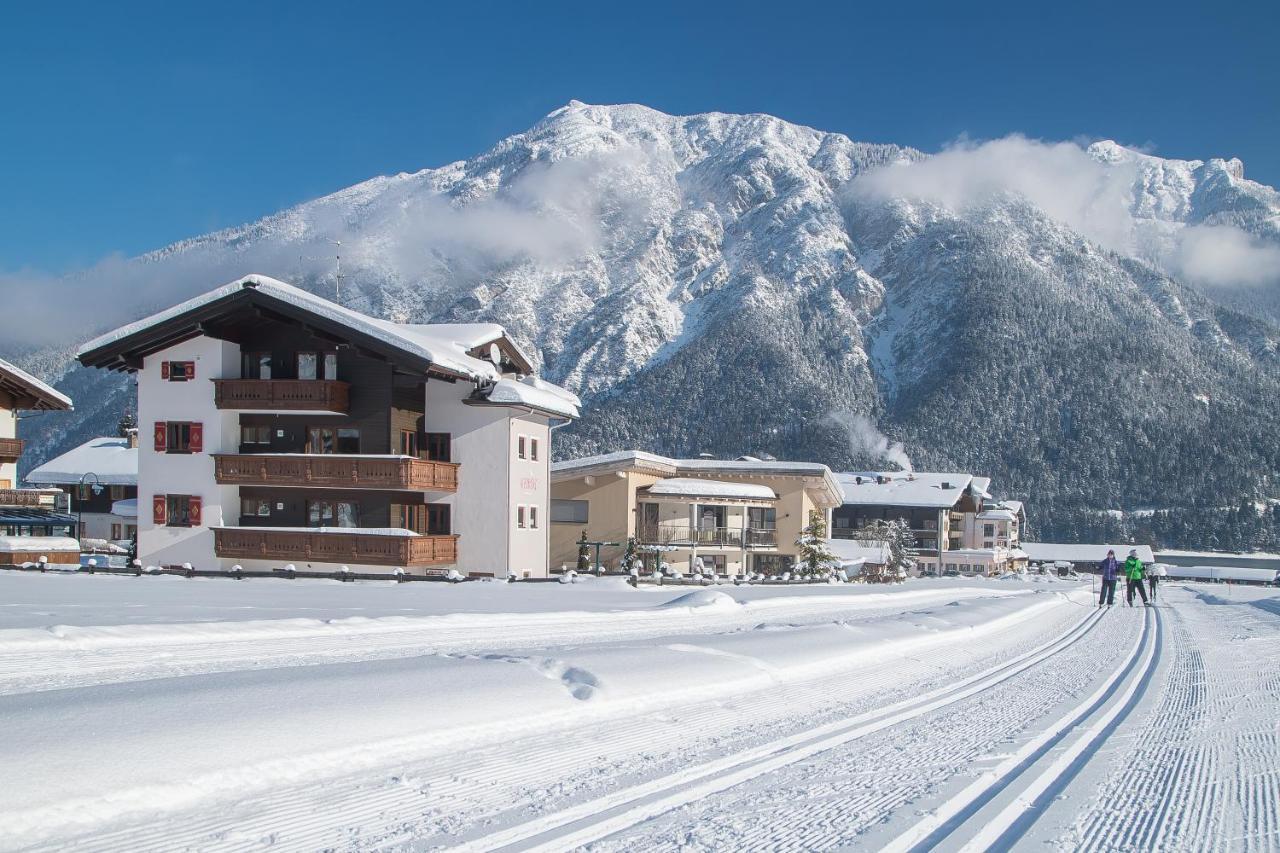 Alpenherz Ferienwohnungen ペルティサウ エクステリア 写真