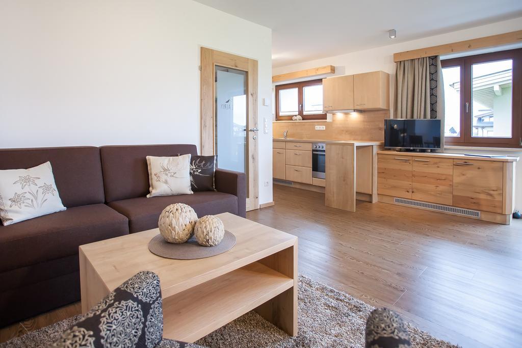 Alpenherz Ferienwohnungen ペルティサウ 部屋 写真