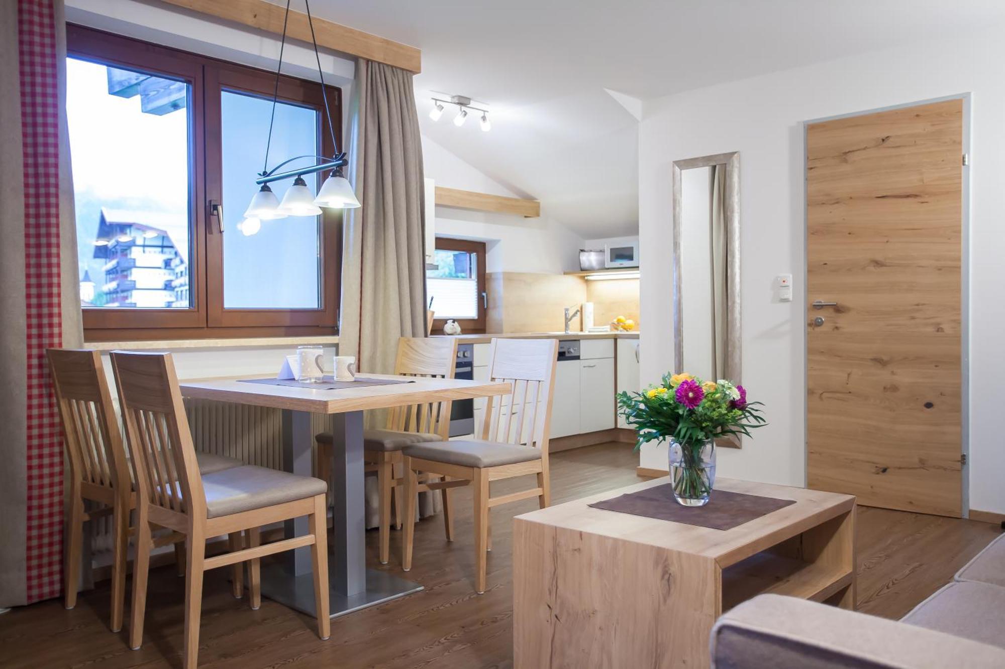 Alpenherz Ferienwohnungen ペルティサウ 部屋 写真